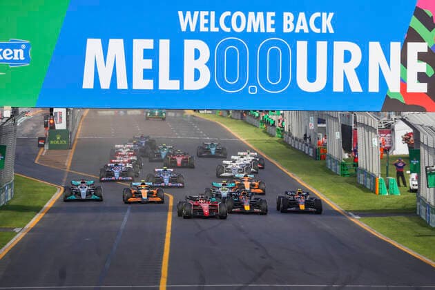 Start, 16 Charles Leclerc MCO, Scuderia Ferrari , 1 Max Verstappen NLD, Oracle Red Bull Racing , 11 Sergio Perez MEX, Oracle Red Bull Racing , 63 George Russell GBR, Mercedes AMG Petronas F1 Team , 4 Lando Norris GBR, McLaren F1 Team , 44 Lewis Hamilton GBR, Mercedes AMG Petronas F1 Team , 3 Daniel Ricciardo AUS, McLaren F1 Team , F1 Grand Prix of Australia at Melbourne Grand Prix Circuit on April 10, 2022 in Melbourne, Australia Photo by HOCH ZWEI Melbourne Australia