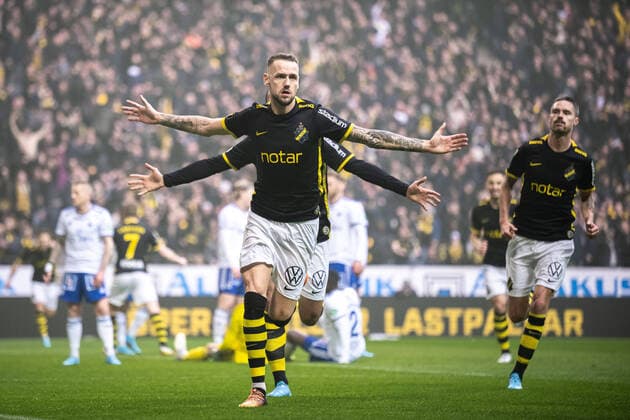 Bilder des Jahres 2022, Sport 04 April Sport Themen der Woche KW14 Sport Bilder des Tages 220410 AIK:s Alexander Milosevic jublar efter 1-0 under fotbollsmatchen i Allsvenskan mellan AIK och IFK Norrköping den 10 april 2022 i Stockholm. *** 220410 AIKs Alexander Milosevic cheers after 1 0 during the football match in the Allsvenskan between AIK and IFK Norrköping on April 10, 2022 in Stockholm,  Copyright: MAXIMxTHORE BB220410MT064