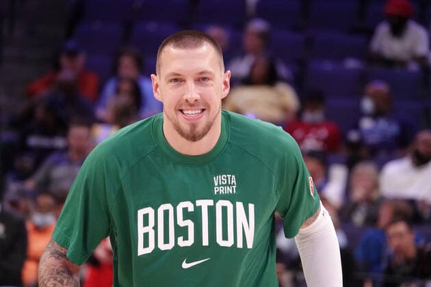 Boston Celtics Daniel Theis (27) warms up before the first half of the NBA, Basketball Herren, USA game against Memphis Grizzlies at the FedEx Forum in Memphis, Tennessee, US, 10 April 2022. Celtics at Memphis Grizzlies Basketball !ACHTUNG: NUR REDAKTIONELLE NUTZUNG!  Copyright: xKARENxPULFERxFOCHTx AME445 20220411-8313fa10996ed1c6a6f39f190fdcbbebab8177c4