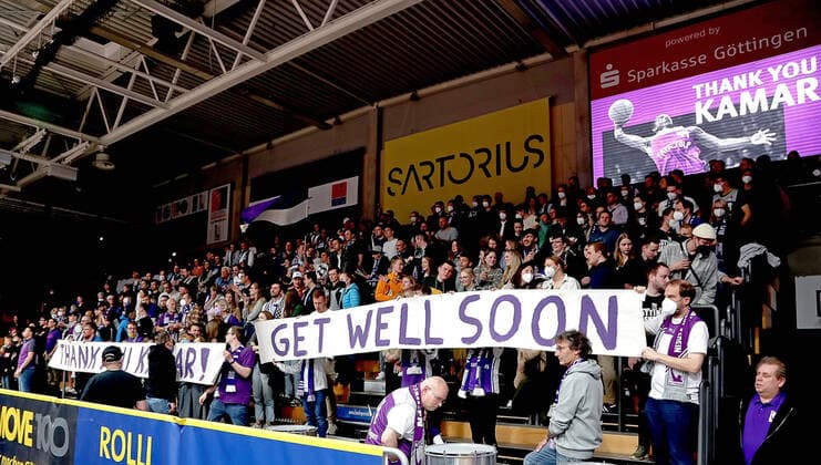 GSD zje123 Basketball Bundesliga Men BG Göttingen Hamburg Towers Göttingen fans thank you