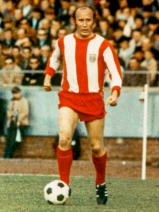 Dieter Brenninger von Bayern Muenchen - Aus 1. BL Saison 1969 70 Hannover 96 - Bayern Muenchen 0:1 am 29.11.1969 im Niedersachsenstadion *** Dieter Brenninger of Bayern Muenchen from 1 BL season 1969 70 Hannover 96 Bayern Muenchen 0 1 on 29 11 1969 in Niedersachsenstadion