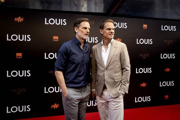 AMSTERDAM Ronald and Frank de Boer on the red carpet prior to the premiere of LOUIS The documentary is about the life of national coach Louis van Gaal ANP KIPPA KOEN VAN WEEL xVIxANPxSportx xxANPxIVx 446972204 originalFilename: 446972204.jpg
