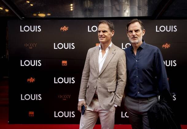 AMSTERDAM Frank and Ronald de Boer on the red carpet prior to the premiere of LOUIS The documentary is about the life of national coach Louis van Gaal ANP KIPPA KOEN VAN WEEL xVIxANPxSportx xxANPxIVx 446972279 originalFilename: 446972279.jpg