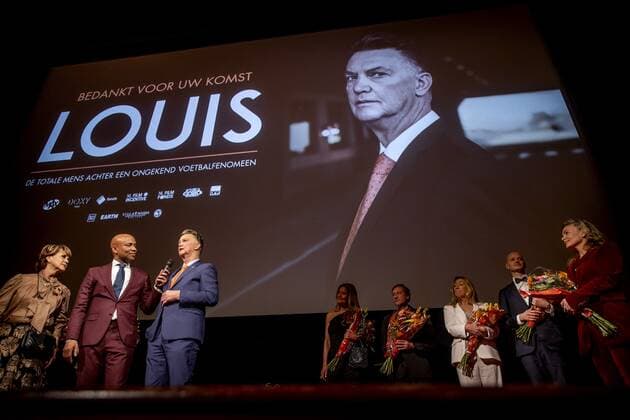 AMSTERDAM Truus van Gaal, Humberto Tan and Louis van Gaal on stage during the premiere of LOUIS The documentary is about the life of national coach Louis van Gaal ANP KIPPA KOEN VAN WEEL xVIxANPxSportx xxANPxIVx 446978413 originalFilename: 446978413.jpg