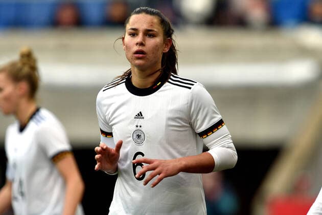 09 04 2022 pmk NF113780 football women country match world cup qualification Schueco Arena Bielefeld Corona matchday Germany Portugal Lena OBERDORF 06 Deustchland