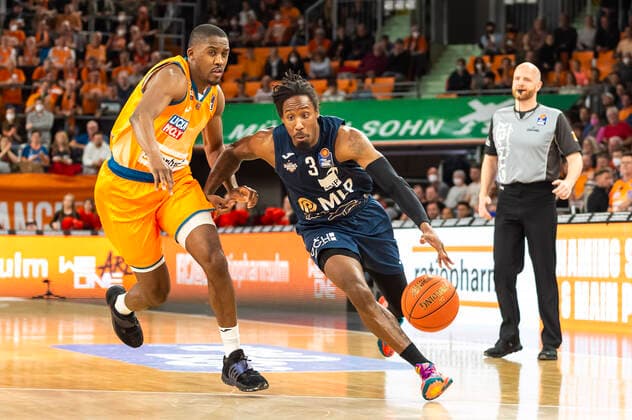 Marc Antooine Leomba 3, Ratiopharm Ulm with Semaj Christon 0, Ratiopharm Ulm GER, basketball, easyCredit Basketball Bundesliga, Matchday 30, Ratiopharm Ulm vs MLP Academics Heidelberg, 12 04 2022, GER, basketball, easyCredit Basketball Bundesliga, Matchday 30, Ratiopharm Ulm vs MLP Academics Heidelberg, 12 04 2022 New Ulm Copyright: xEibner-Pressefotox EP_FWF