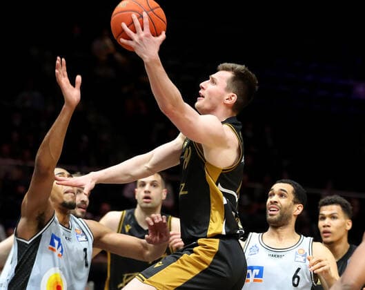 Löwen Braunschweig vs Crailsheim, BBL Braunschweig, 12 04 2022, BASKETBALL easyCredit BBL Basketball Bundesliga, Löwen Braunschweig vs HAKRO Merlins Crailsheim, season 2021 22 Ondrej Sehnal Löwen Braunschweig Braunschweig