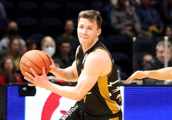 Löwen Braunschweig vs Crailsheim, BBL Braunschweig, 12 04 2022, BASKETBALL easyCredit BBL Basketball Bundesliga, Löwen Braunschweig vs HAKRO Merlins Crailsheim, season 2021 22 Ondrej Sehnal Löwen Braunschweig Braunschweig