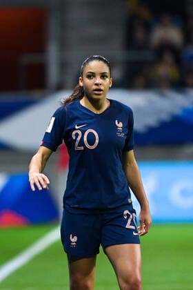Attitude de Delphine Cascarino ( 20 - France ) - FOOTBALL : France vs Slovenie - Qualifications Coupe du Monde Feminine - 12 04 2022 FedericoPestellini Panoramic 