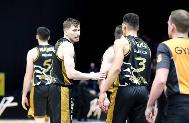 Löwen Braunschweig vs Crailsheim, BBL Braunschweig, 12 04 2022, BASKETBALL easyCredit BBL Basketball Bundesliga, Löwen Braunschweig vs HAKRO Merlins Crailsheim, season 2021 22 David Krämer Löwen Braunschweig Braunschweig