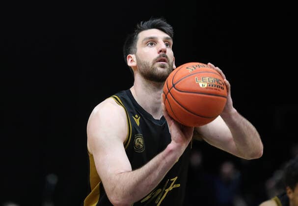Löwen Braunschweig vs Crailsheim, BBL Braunschweig, 12 04 2022, BASKETBALL easyCredit BBL Basketball Bundesliga, Löwen Braunschweig vs HAKRO Merlins Crailsheim, season 2021 22 owen classes Löwen Braunschweig Braunschweig