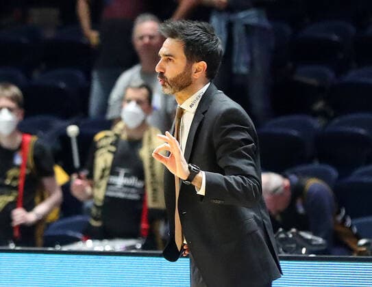 Löwen Braunschweig vs Crailsheim, BBL Braunschweig, 12 04 2022, BASKETBALL easyCredit BBL Basketball Bundesliga, Löwen Braunschweig vs HAKRO Merlins Crailsheim, season 2021 22 head coach Jesus Ramirez Löwen Braunschweig Braunschweig