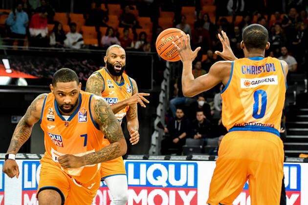 GER, BBL, ratiopharm Ulm vs MLP Academics Heidelberg 12 04 2022, ratiopharm arena, New Ulm, GER, BBL, ratiopharm Ulm vs MLP Academics Heidelberg, in picture Sindarius Thornwell Ulm, 7 , Sean Evans Ulm, 5 , Semaj Christon Ulm, 0 nordphotoxGmbHx xHafner nph00200