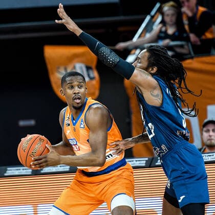 GER, BBL, ratiopharm Ulm vs MLP Academics Heidelberg 12 04 2022, ratiopharm arena, New Ulm, GER, BBL, ratiopharm Ulm vs MLP Academics Heidelberg, pictured Semaj Christon Ulm, 0 , Robert Lowery Heidelberg, 3 nordphotoxGmbHx xHafner nph00200