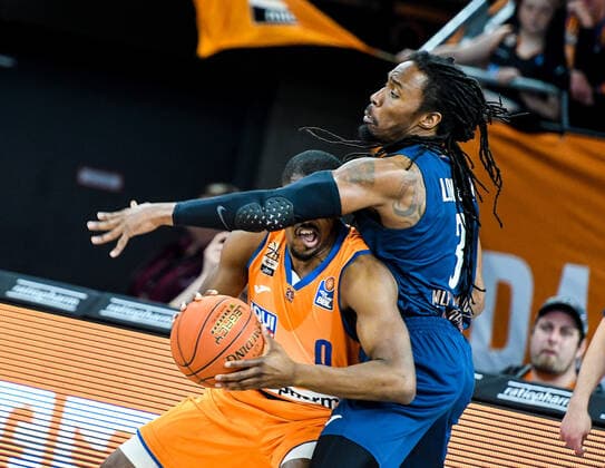 GER, BBL, ratiopharm Ulm vs MLP Academics Heidelberg 12 04 2022, ratiopharm arena, New Ulm, GER, BBL, ratiopharm Ulm vs MLP Academics Heidelberg, pictured Semaj Christon Ulm, 0 , Robert Lowery Heidelberg, 3 nordphotoxGmbHx xHafner nph00200