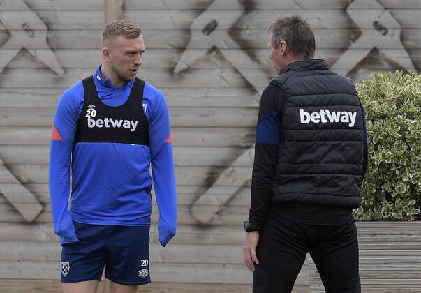 Mandatory Credit: Photo by Avril Husband West Ham United Shutterstock (12892856t) Jarrod Bowen of West Ham United chats with Stuart Pearce West Ham United First Team Training, Rush Green Training Ground, London, UK - 13 Apr 2022 EDITORIAL USE ONLY No use with unauthorised audio, video, data, fixture lists, club league logos or live services. Online in-match use limited to 120 images, no video emulation. No use in betting, games or single club league player publications. West Ham United First Team Training, Rush Green Training Ground, London, UK - 13 Apr 2022 EDITORIAL USE ONLY No use with unauthorised audio, video, data, fixture lists, club league logos or live services. Online in-match use limited to 120 images, no video emulation. No use in betting, games or single club league player publications.  Copyright: xAvrilxHusband WestxHamxUnited Shutterstockx 12892856t