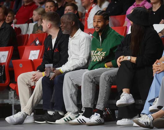 13 04 2022, BBL, FC Bayern Muenchen vs Mitteldeutscher , Audi Dome Muenchen , Basketball, Sports, in the picture Serge Gnabry FCB as a guest at the FCB Basketball