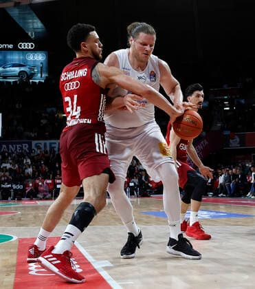 13 04 2022, BBL, FC Bayern Muenchen vs Mitteldeutscher , Audi Dome Muenchen , Basketball, Sports, in picture Gavin Schilling FCB Basketball vs John Bryant Mitteldeutscherbasketball