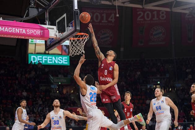 Basketball, BBL, 20220413, FC Bayern Munich Mitteldeutscher Basketball Club In the picture Jamel MORRIS Mitteldeutscher Basketball Club, 20 move to the basket Nick WEILER BABB FC Bayern Munich, 0 rebound Munich Audi Dome Bayern Germany Copyright: Passion2Press MarkusxFischerx