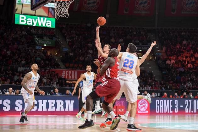 Basketball, BBL, 20220413, FC Bayern Munich Central German Basketball Club In the picture Zan Mark SISKO FC Bayern Munich, 31 move to the basket Munich Audi Dome Bavaria Germany Copyright: Passion2Press MarkusxFischerx