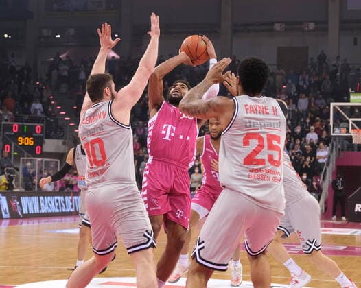 Basketball, BBL, Telekom Baskets Bonn - JobStairs Gießen 46ers