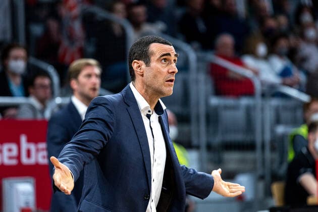 Roel Moors BG Goettingen, Coach , Brose Bamberg vs BG Goettingen, Basketball, easyCredit BBL, Matchday 30, 13 04 2022 Brose Bamberg vs BG Goettingen, Basketball, easyCredit BBL, Matchday 30, 13 04 2022 Bamberg Copyright: xEIBNER GuenerxSantemizx BRB_EER