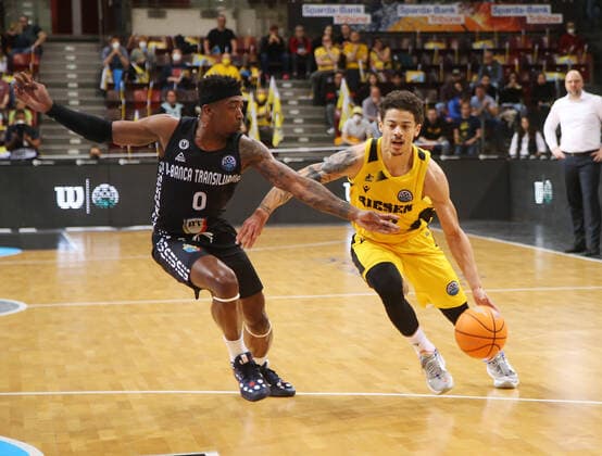V li Karel Guzman Cluj Napoca , Jonah Radebaugh Riesen MHP Riesen Ludwigsburg vs U BT Cluj Napoca Basketball Champions League 2021 2022 Ludwigsburg , GER, 13 04 2022,