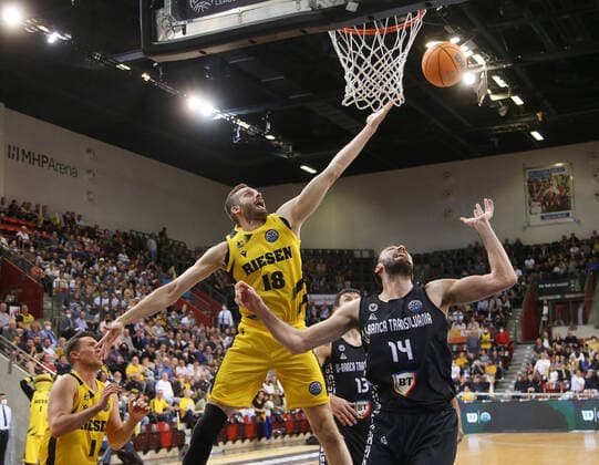 Jonas Wohlfarth Bottermann Riesen, left MHP Riesen Ludwigsburg vs U BT Cluj Napoca Basketball Champions League 2021 2022 Ludwigsburg , GER, 13 04 2022,