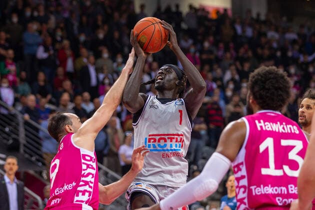 Nuni Omot JobStairs Giessen 46ers, 1 GER, Telekom Baskets Bonn vs JobStairs Giessen 46ers, Basketball, 1 Bundesliga, EASYCREDIT BBL, 30 Spieltag, Spielzeit 2021 22, 13 04 2022, Location Telekom Dome in Bonn GER, Telekom Baskets Bonn vs JobStairs Giessen 46ers, Basketball, 1 Bundesliga, EASYCREDIT BBL, 30 Spieltag, Spielzeit 2021 22, 13 04 2022, Location Telekom Dome in Bonn Foto Gerhard Wingender Bonn Copyright: xEibner-Pressefotox xGerhardxWingenderx EP_GWR