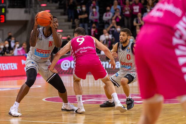 Jalon Demarco Miller JobStairs Giessen 46ers, 15 GER, Telekom Baskets Bonn vs JobStairs Giessen 46ers, Basketball, 1 Bundesliga, EASYCREDIT BBL, 30 Spieltag, Spielzeit 2021 22, 13 04 2022, Location Telekom Dome in Bonn GER, Telekom Baskets Bonn vs JobStairs Giessen 46ers, Basketball, 1 Bundesliga, EASYCREDIT BBL, 30 Spieltag, Spielzeit 2021 22, 13 04 2022, Location Telekom Dome in Bonn Foto Gerhard Wingender Bonn Copyright: xEibner-Pressefotox xGerhardxWingenderx EP_GWR