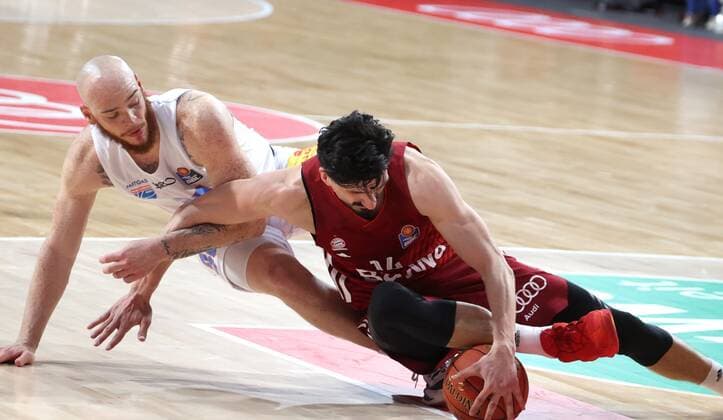 Weisenfels 30 UPSHAW vs Bayerns 14 Nihad DJEDOVIC Basketball, FC Bayern MBC Weissenfels, on 13 04 2022, Basketball Bundesliga, FC Bayern Munich Basketball SYNTAINICS Mitteldeutscher Basketball Club, season 2021 2022, in Munich, A U D I D O M E, Germany Source Copyright Credit Oryk HAIST xx