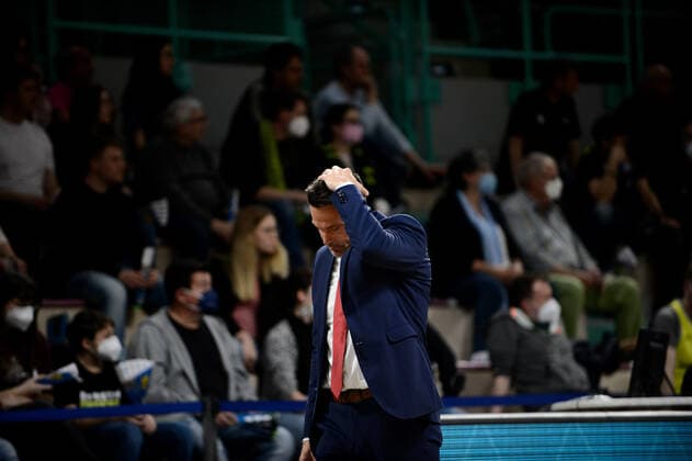 Frustration at Raoul Korner coach medi Bayreuth medi Bayreuth vs Niners Chemnitz Basketball, BBL, season 2021 2022, 30 match day, 13 04 2022 medi Bayreuth vs Niners Chemnitz Basketball, BBL, season 2021 2022, 30 match day, 13 04 2022 Bayreuth Copyright: xEIBNER ErikxHillmerx EP_EHR