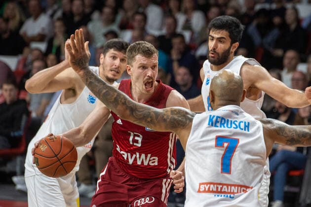Bavarias 13 Andreas OBST Basketball, FC Bayern MBC Weissenfels, on 13 04 2022, Basketball Bundesliga, FC Bayern Munich Basketball SYNTAINICS Mitteldeutscher Basketball Club, season 2021 2022, in Munich, A U D I D O M E, Germany Source Copyright Credit Oryk HAIST xx