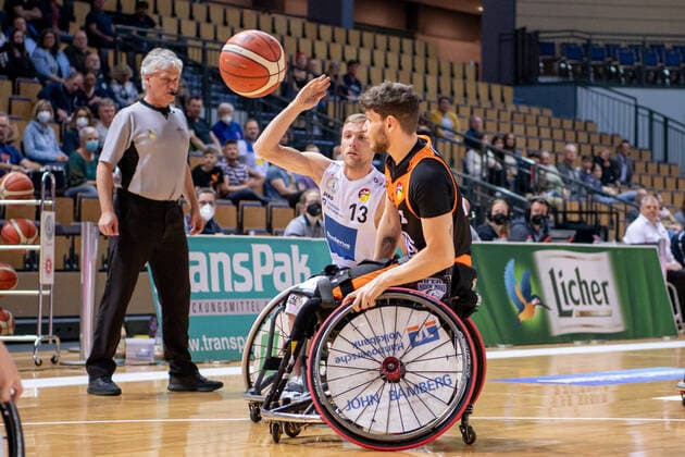 RBBL RSV Lahn Dill Hannover United, 13 04 22 Thomas Boehme 13 RSV Lahn Dill , Amit Vigoda 8 Hannover United RBBL RSV Lahn Dill Hannover United Wetzlar, 13 04 22 Copyright: xBEAUTIFULxSPORTS Roeczeyx