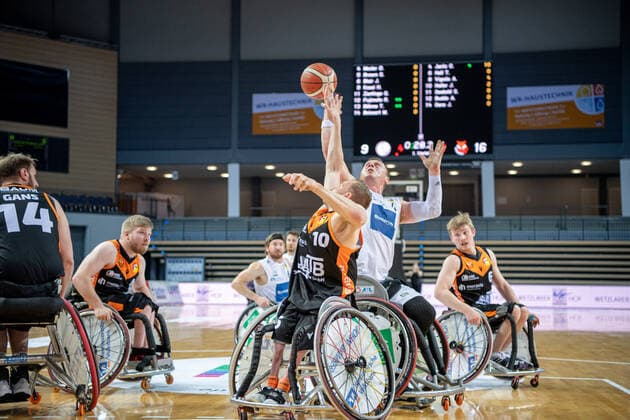 RBBL RSV Lahn Dill Hannover United, 13 04 22 Dominik Mosler 4 RSV Lahn Dill , Jan Haller 10 Hannover United , Tobias Hell 6 Hannover United , Oliver Jantz 4 Hannover United , Jan Gans 14 Hannover United RBBL RSV Lahn Dill Hannover United Wetzlar, 13 04 22 Copyright: xBEAUTIFULxSPORTS Roeczeyx