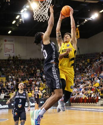 Ludwigsburg , Basketball Champions League Quarterfinal Game 2 , MHP Riesen Ludwigsburg vs U BT Cluj Napoca , Jonah Radebaugh Giants