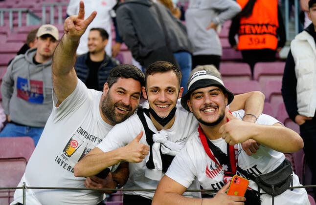 14 04 2022, xslx, football UEFA Europa League, FC Barcelona Eintracht Frankfurt emspor, v l fans Eintracht Frankfurt at Camp Nou stadium DFL DFB REGULATES PROHIBIT ANY USE OF PHOTOGRAPHS as IMAGE SEQUENCES and or QUASI VIDEO Barcelona