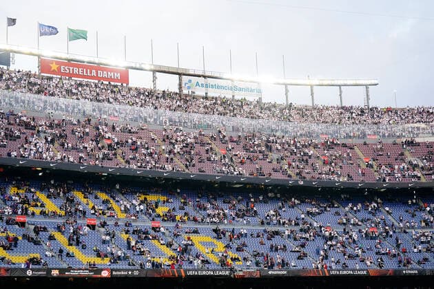 14 04 2022, xslx, football UEFA Europa League, FC Barcelona Eintracht Frankfurt emspor, v l fans Eintracht Frankfurt at Camp Nou stadium DFL DFB REGULATES PROHIBIT ANY USE OF PHOTOGRAPHS as IMAGE SEQUENCES and or QUASI VIDEO Barcelona