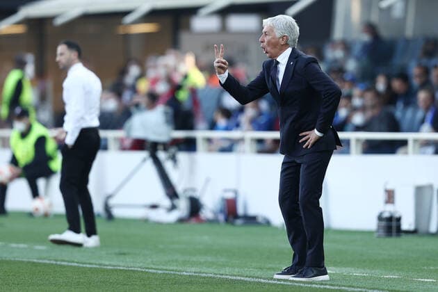 Fußball, EL, Atalanta Bergamo - RB Leipzig April 14, 2022, Bergamo, Italy: Bergamo, Italy, Gewiss Stadium, April 14, 2022, Gian Piero Gasperini (Atalanta BC) gestures during Atalanta BC vs RB Lipsia - football Europa League match. football Europa League match - Atalanta BC vs RB Lipsia, Bergamo, Italy  - ZUMAl164 20220414_zsa_l164_017 Copyright: xFrancescoxScaccianocex
