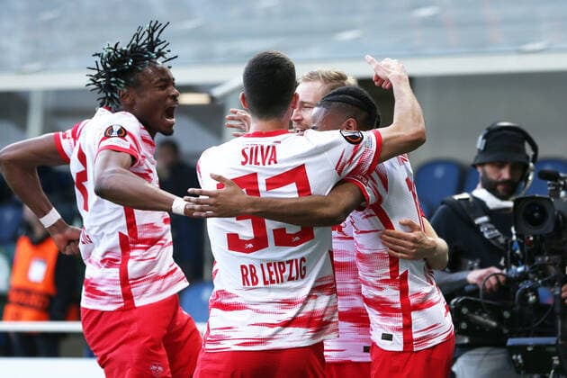 Fußball, EL, Atalanta Bergamo - RB Leipzig Christopher Nkunku (RB Leipzig) celebrates after scoring his side s first goal of the match during Atalanta BC vs RB Lipsia, football Europa League match in Bergamo, Italy, April 14 2022  Copyright: xFrancescoxScaccianocex xipa-agenx xx 0
