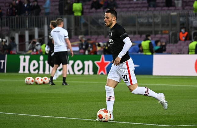 14 04 2022, xjhx, football UEFA Europa League, FC Barcelona Eintracht Frankfurt emspor, v l Warmup Filip Kostic Eintracht Frankfurt DFL DFB REGULATIONS PROHIBIT ANY USE OF PHOTOGRAPHS as IMAGE SEQUENCES and or QUASI VIDEO Barcelona