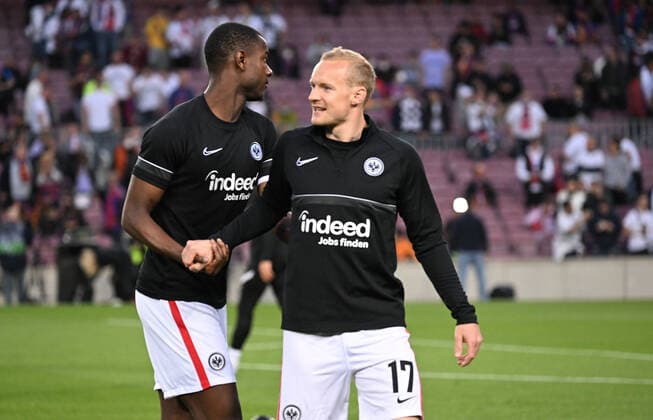 14 04 2022, xjhx, football UEFA Europa League, FC Barcelona Eintracht Frankfurt emspor, v l Evan Ndicka N Dicka N Dicka Eintracht Frankfurt Sebastian Rode Eintracht Frankfurt Warmup DFL DFB REGULATES PROHIBIT ANY USE OF PHOTOGRAPHS AS IMAGE SEQUENCES AND OR QUASI VIDEO Barcelona