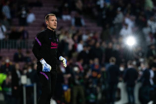 Fußball, EL, FC Barcelona - Eintracht Frankfurt April 14, 2022, BARCELONA, BARCELONA, SPAIN: Marc Andre Ter Stegen of FC Barcelona, Barca warms up during the Europa League football match played between FC Barcelona and Frankfurt at Camp Nou stadium on April 14, 2022, in Barcelona, Spain. BARCELONA SPAIN - ZUMAa181 20220414_zaa_a181_003 Copyright: xMarcxGrauperaxAlomax