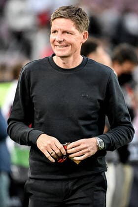 Barcelona, Camp Nou, 11 04 22, ESP, Men, UEFA Europa League, Season 2021 2022, FC Barcelona Eintracht Frankfurt Picture Coach Oliver Glasner Frankfurt Only for journalistic use Only for editorial use According to UEFA regulations, it is prohibited to use or have used photographs taken in the stadium and or from the match in the form of sequence images and or video-like photo series UEFA regulations prohibit any use of photographs as image sequences and or quasi video Catalonia Spain