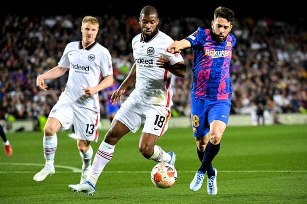Barcelona, Camp Nou, 11 04 22, ESP, Men, UEFA Europa League, Season 2021 2022, FC Barcelona Eintracht Frankfurt Picture f l Martin Hinteregger Frankfurt , Almamy Toure Frankfurt against Jordi Alba Barcelona Only for journalistic use Only for editorial use According to UEFA regulations it is prohibited, UEFA regulations prohibit any use of photographs as image sequences and or quasi video Catalonia Spain