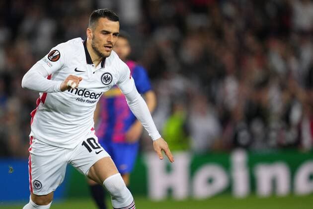 Mandatory Credit: Photo by Bagu Blanco Pressinphoto Shutterstock (12895065c) Filia Kostic of Eintracht Frankfurt celebrates his goal FC Barcelona, Barca v Eintracht Frankfurt, UEFA Europa League, Quarter Final. Football, Camp Nou Stadium, Barcelona, Spain - 14 Apr 2022 Editorial use only FC Barcelona v Eintracht Frankfurt, UEFA Europa League, Quarter Final. Football, Camp Nou Stadium, Barcelona, Spain - 14 Apr 2022 Editorial use only Copyright: xBaguxBlanco Pressinphoto Shutterstockx 12895065c