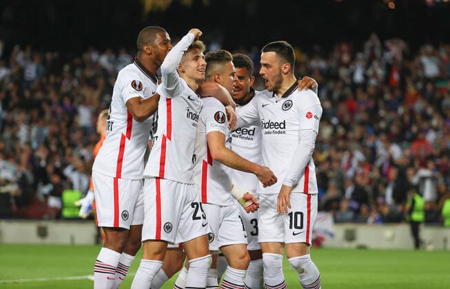 14 04 2022, Football UEFA Europa League, FC Barcelona Eintracht Frankfurt, emonline, emspor, v l , Goal celebration to 0 2 by Rafael Borre Eintracht Frankfurt , Goal celebration, celebrate the goal DFL DFB REGULATES PROHIBIT ANY USE OF PHOTOGRAPHS AS IMAGE SEQUENCES AND OR QUASI VIDEO xdcx Copyright: HMBxMedia