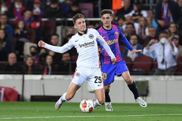 Soccer Europa League quarterfinals FC Barcelona Eintracht Frankfurt on 14 04 2022 at Camp Nou in Barcelona Jesper Lindström Frankfurt , left Gavi Barcelona , right xHDx