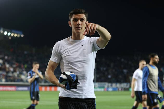 Matteo Pessina (Atalanta BC) greets fans after the defeat during Atalanta BC vs RB Lipsia, football Europa League match in Bergamo, Italy, April 14 2022  Copyright: xFrancescoxScaccianocex xipa-agenx xx 0
