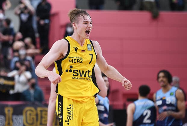 Basketball 2 Bundesliga 2021 2022 playoff quarterfinals 1 game at Paul Horn Arena Tigers Tuebingen Eisbaeren Bremerhaven 14 04 2022 JUBEL Tigers Timo Lanmueller